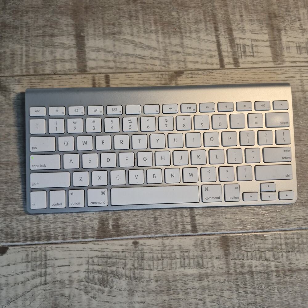 Apple A1314 Bluetooth Wireless Magic Keyboard | Tested & Working